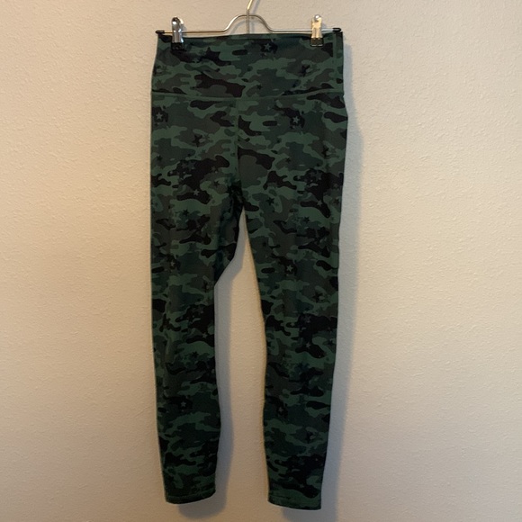 Fabletics Powerhold legging - Picture 2 of 9